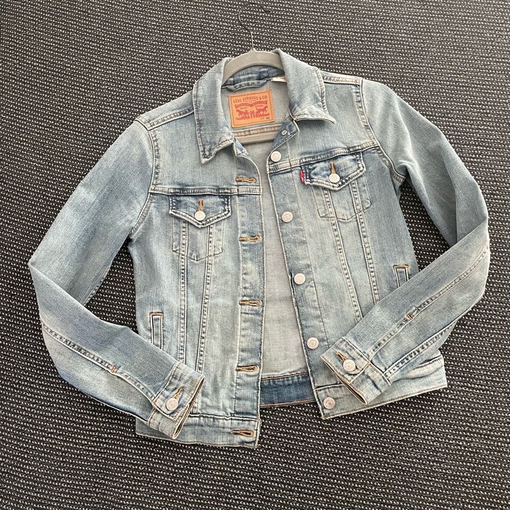 LEVI denim jacket